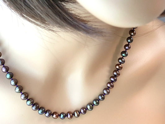 Peacock Freshwater Pearl Necklace - Iridescent Single Strand, 18 Inch